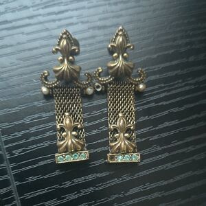 Vintage Style Gold and Turquoise Twist/clip On Earrings